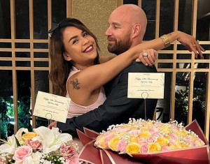 Sempat Ingin Berpisah, Melaney Ricardo dan Tyson Lynch Rayakan Pernikahan ke-12