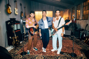 Jonas Brothers Sukses Menghentak Konser The Tour 2024 di Indonesia