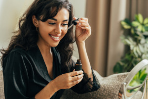 Pemula Wajib Tau! Ini Cara Pakai Retinol yang Benar