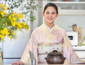 Kolaborasi Bareng Jerome Polin, Ini Sosok "Kimono Mom" yang Inspiratif
