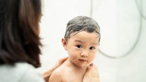 6 Bahan Alami untuk Tebalkan Rambut Anak