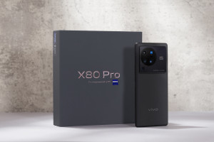 vivo X80 Pro Hadirkan Desain yang Aesthetic, Ramping dan Tahan Air