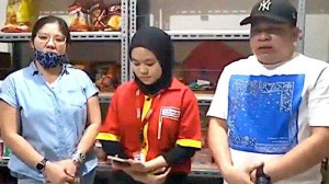 Curi Cokelat di Minimarket, Ibu Bermobil Mercy Malah Dapat Permintaan Maaf
