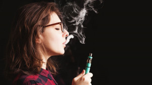 Apakah Vape Berbahaya Bagi Kesehatan Tubuh? Ini Penjelasannya!