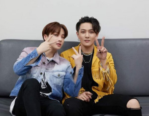 Daebak! DK dan Jay iKON Jadi Juri di Ajang Pencarian Bakat Indonesia