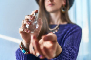 6 Trik Atasi Aroma Parfum Supaya Tahan Lama