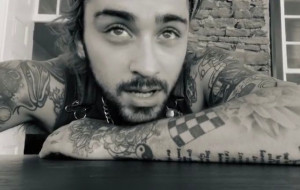 Bikin Penggemar Nostalgia, Zayn Malik Unggah Video Nyanyi Lagu One Direction