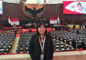 Nathania Karina Jadi Konduktor Perempuan Pertama yang Pimpin GBN di Istana Negara