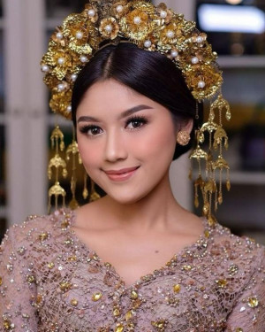 Ada Erina Gudono, Ini Deretan Artis yang Pernah Dirias MUA Marlene Hariman