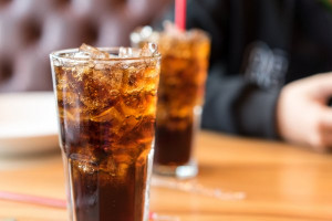 5 Dampak Buruk Sering Konsumsi Minuman Bersoda