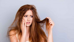 Gak Ribet, Ini 7 Tips Rawat Rambut Kering dan Pecah-pecah