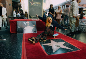 Avril Lavigne Terima Bintang di Hollywood Walk of Fame