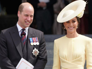 Rilis Kartu Natal, Pangeran William dan Kate Middleton Bagikan Foto Hangat Keluarga