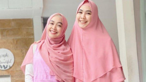 Tren Ugly Cake Sedang Naik Daun, Ria Ricis Prank Oki Setiana Dewi