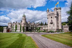 Mengenal Lebih Dekat Istana Balmoral, Tempat Meninggalnya Ratu Elizabeth II
