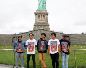 D’Masiv Bikin Galau Penonton di New York Lewat Lantunan “Cinta Ini Membunuhku”