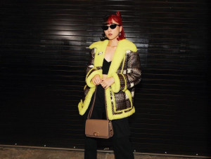 Hadir di New York Fashion Week, Outfit Isyana Sarasvati Dipuji Doja Cat