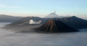 Diamuk Warga Lokal, Bule yang Pipis di Bromo Minta Maaf