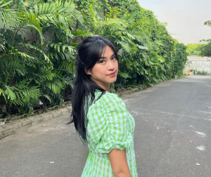 Tyna Dwi Jayanti Galang Donasi untuk Penjaga Sekolah yang Uangnya Dimakan Rayap