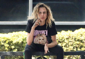 Cara Delevingne Muncul dengan Sikap Aneh, Warganet Duga Akibat Pengaruh Narkoba