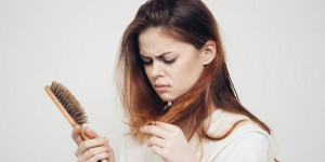 Gak Sadar, Ini 5 Penyebab Rambut Patah