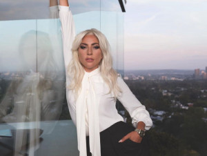 Lady Gaga Banjir Air Mata usai Konsernya Dihentikan karena Petir