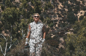 Liburan ke Amerika Pakai Baju Motif Ular, Gading Marten Diprotes Gempi