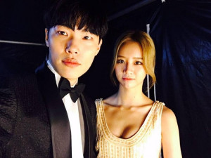 Ryu Jun Yeol Ulang Tahun, Hyeri Beri Kejutan Manis