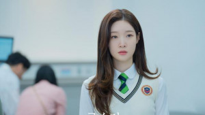 Profil Jung Chaeyeon, Pemain Drama “The Golden Spoon”