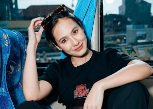 Tanggapi Nyinyiran Haters, Pevita Pearce Pamer Otot Lengan