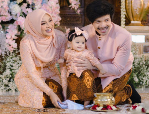 Atta Halilintar dan Aurel Hermansyah Gelar Tradisi Tedak Siten untuk Ameena