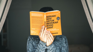 Pelajaran Berharga dari Buku "Sebuah Seni untuk Bersikap Bodo Amat"