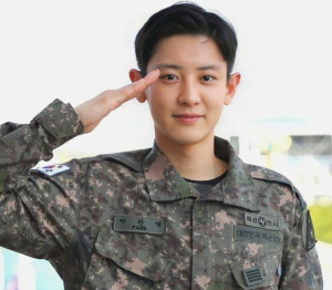 Sudah Ditunggu Fans, Chanyeol EXO Resmi Akhiri Wajib Militernya Hari Ini