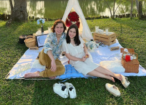 Rayakan Anniversary ke-2, Tissa Biani dan Dul Jaelani Piknik Romantis