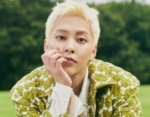 Bersama EXO-L, Xiumin EXO Coba Arak Bali Sampai Ketagihan