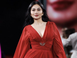 Tampil di PFW 2023, Ariel Tatum Teringat Perjuangannya Terapkan Self  Love