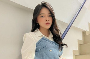 Resmi Jadi Kekasih Betrand Peto, Ini Dia Profil Anneth Delliecia