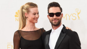Usai Isu Perselingkuhan, Adam Levine dan Behati Prinsloo Pertimbangkan Temui Kenselor Pernikahan