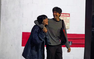 Terlihat Bahagia dan Mesra, Billie Eilish dan Jesse Rutherford Pacaran?