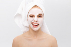 6 Manfaat Masker Yoghurt bagi Kulit, Bantu Atasi Jerawat