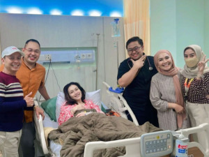 Ayu Ting Ting Drop hingga Dirawat di Rumah Sakit, Ibunda Ungkap Kronologinya