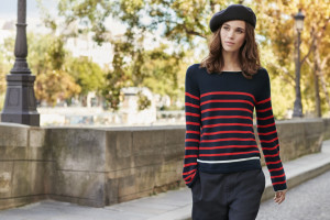 UNIQLO Kolaborasi Bersama Ines de la Fressange, Tampilkan Gaya Effortless Khas Prancis