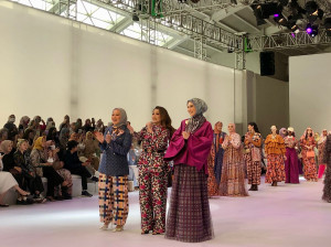 Suara Merdu Reza Artamevia Sukses Iringi Penampilan 2 Jenama di JFW 2023
