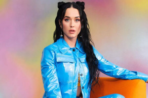 Sebelah Mata Tak Bisa Dibuka Saat Konser, Katy Perry Sebut Cuma Trik