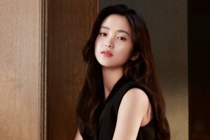 Profil Kim Tae Ri, Aktris yang Diisukan Kencan dengan Song Joong Ki