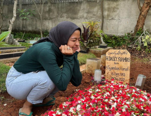 Tantri Kotak Ungkap Perasaannya Setelah 3 Hari Sang Ayah Wafat