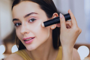 Anti “Badai”, Ketahui Pentingnya Gunakan Primer Saat Makeup