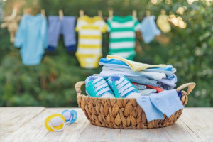 5 Tips Cuci Pakaian Bayi agar Terhindar dari Masalah Kulit Sensitif