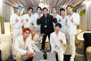 Konser di Indonesia, NCT 127 Melokal Goyang Koplo Bareng Jerome Polin