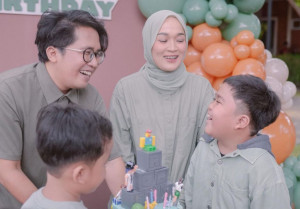 Rayakan Ultah Anak, Ririe Fairus dan Ayus Sabyan Kompak Meski Sudah Cerai